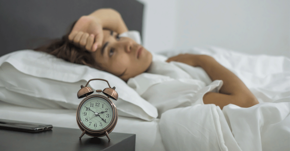 How does Ayurveda treat insomnia (anidra) and sleep disorders?